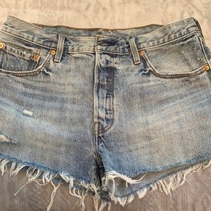 Levi Lightwash shorts